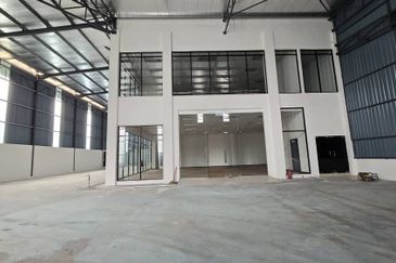 1.5 Storey Semi-D Factory Freehold Cheras (Q5191)