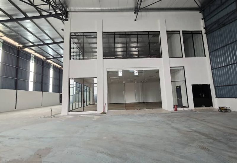 1.5 Storey Semi-D Factory Freehold Cheras (Q5191)