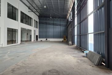 1.5 Storey Semi-D Factory Freehold Cheras (Q5191)