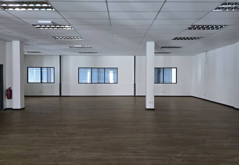 1.5 Storey Semi-D Factory Freehold Cheras (Q5191)