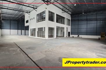 1.5 Storey Semi-D Factory Freehold Cheras (Q5191)