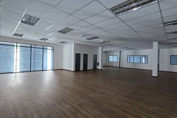 1.5 Storey Semi-D Factory Freehold Cheras (Q5191)