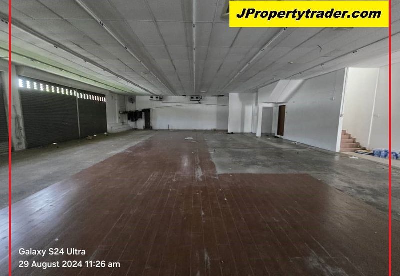 Show Room Corner Cheras Face Main Road Ampang (Q1873)