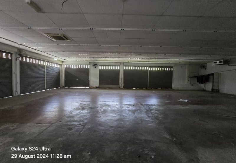 Show Room Corner Cheras Face Main Road Ampang (Q1873)