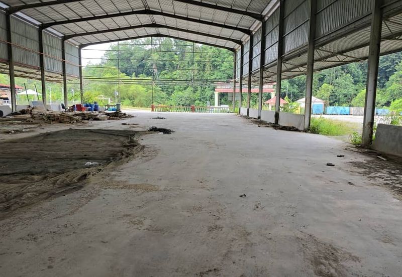 Commercial Land With Warehouse Nilai Negeri Sembilan (Q5251)