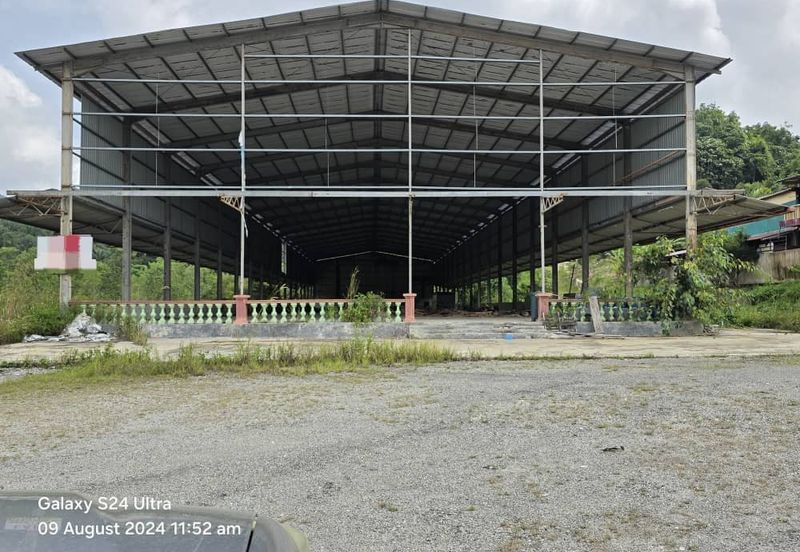 Commercial Land With Warehouse Nilai Negeri Sembilan (Q5251)