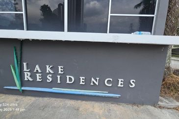 Taman Tasik Semenyih (Lake Residence)