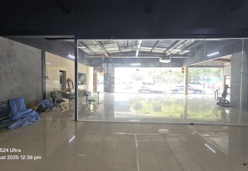 Showroom Beside MRR2 Highway Kuala Ampang (Q5510)