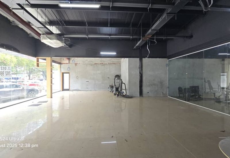 Showroom Beside MRR2 Highway Kuala Ampang (Q5510)