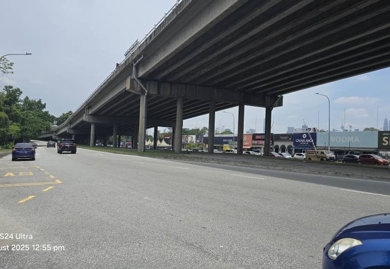 Showroom Beside MRR2 Highway Kuala Ampang (Q5510)