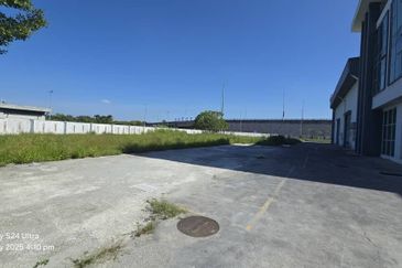 2.5 Storey Semi-D Factory, Signature Industri Park, Semenyih (Q742)