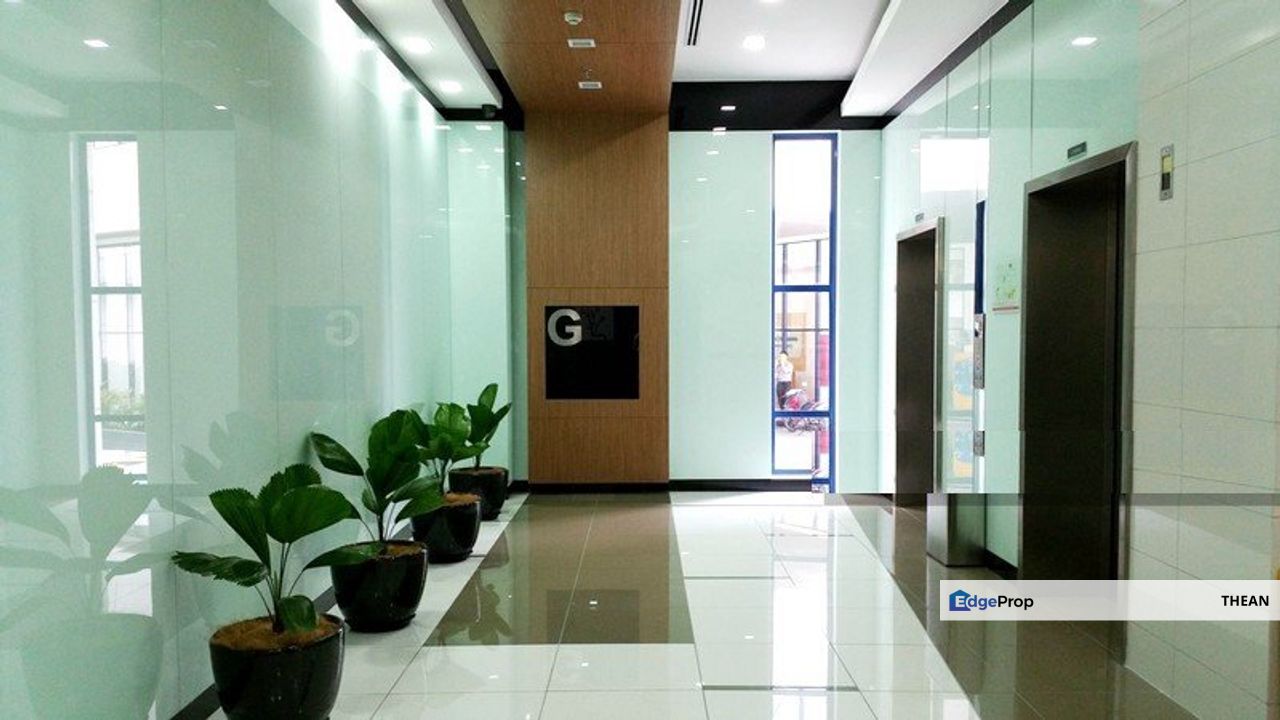 RETAIL SHOWROOM SERVICE CENTRE OFFICE SECTION 13 PJ, Selangor, Petaling Jaya