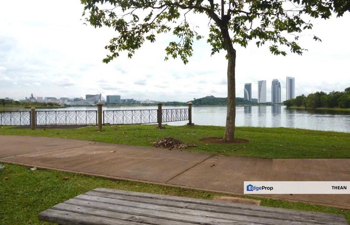 Master Room with Ensuite Bath Room Clean Peaceful , Selangor, Cyberjaya