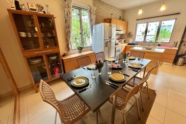 D'Anjung Teluk Pulai