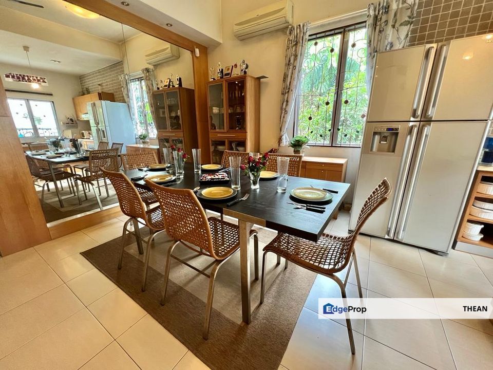 EXCLUSIVE FURNISHED GATED GUARDED HOUSE IN KLANG, Selangor, Klang