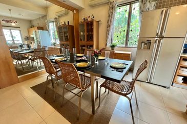 D'Anjung Teluk Pulai