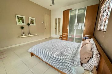 D'Anjung Teluk Pulai