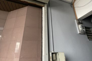 LIGHT INDUSTRIAL CUM COMMERCIAL BUILDING, PRIME SECTION 13 PETALING JAYA CLEAN NEAT UNIT