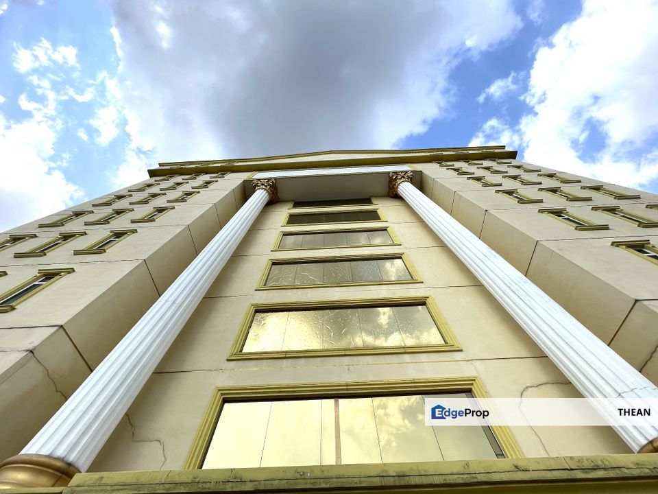 Prime Multi Storey Commercial Building With Car Park In Taipan USJ Subang Jaya, Selangor, Subang Jaya