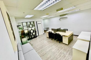 Leisure Commerce Square