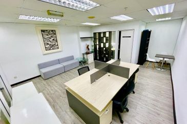 Leisure Commerce Square