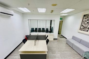 Leisure Commerce Square