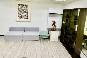 Leisure Commerce Square