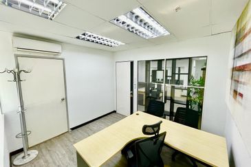 Leisure Commerce Square