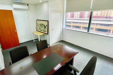 Leisure Commerce Square