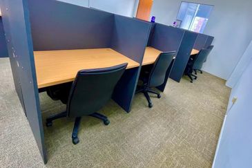 Leisure Commerce Square