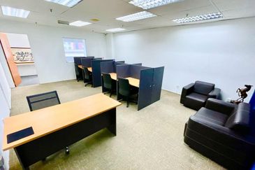 Leisure Commerce Square