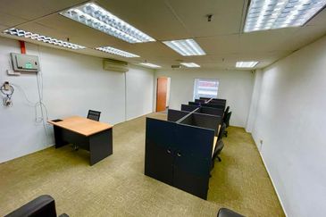 Leisure Commerce Square