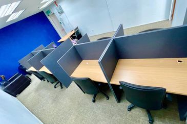 Leisure Commerce Square