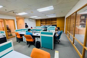 Leisure Commerce Square