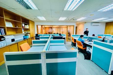 Leisure Commerce Square