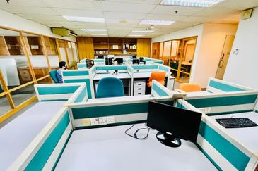 Leisure Commerce Square