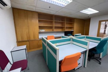 Leisure Commerce Square