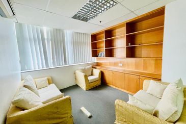 Leisure Commerce Square