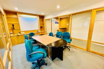 Leisure Commerce Square