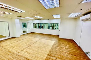 Leisure Commerce Square