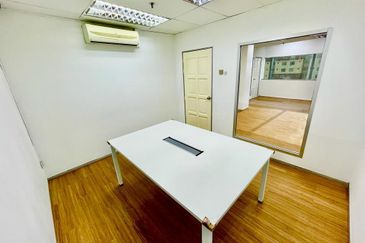 Leisure Commerce Square