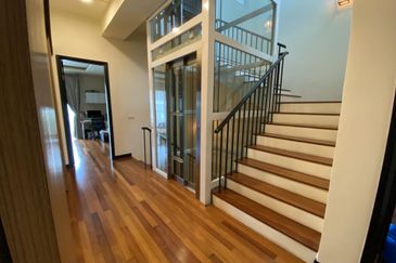 Duta Villa, Setia Alam