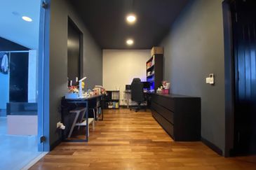 Duta Villa, Setia Alam