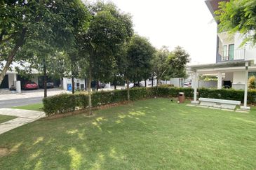 Duta Villa, Setia Alam