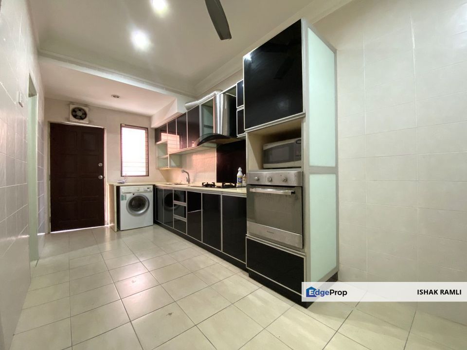 Double Storey Terrace House Alam Budiman, Shah Alam (flexible Booking), Selangor, Shah Alam