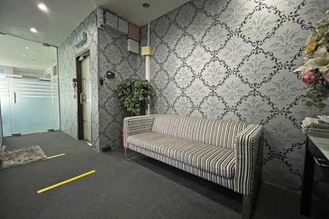 Laman Seri Business Park