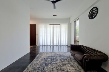 Persiaran Puncak Alam 1 