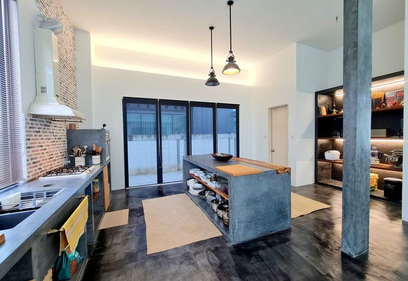 Persiaran Puncak Alam 1 