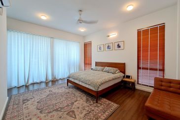 Persiaran Puncak Alam 1 