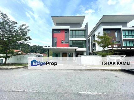 Corner Lot 3 Storey Bungalow House Perdana Heights, Seksyen U10, Shah Alam, Selangor, Shah Alam